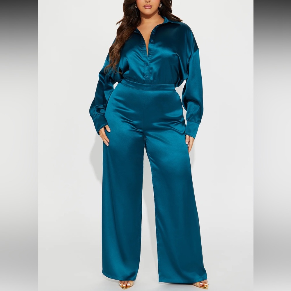 NWT Fashion Nova Satin Wide Leg Jumpsuit Teal